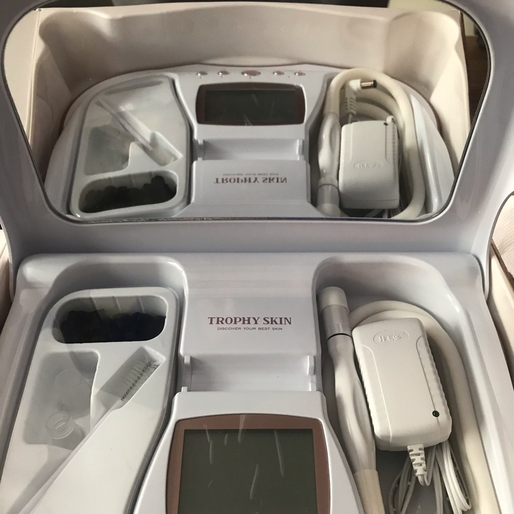Trophy Skin Microdermabrasion System - Picture 2 of 5